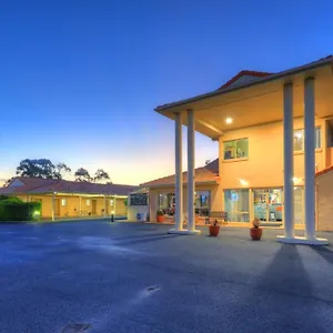 Country Roads Motor 4*, Goondiwindi Australia