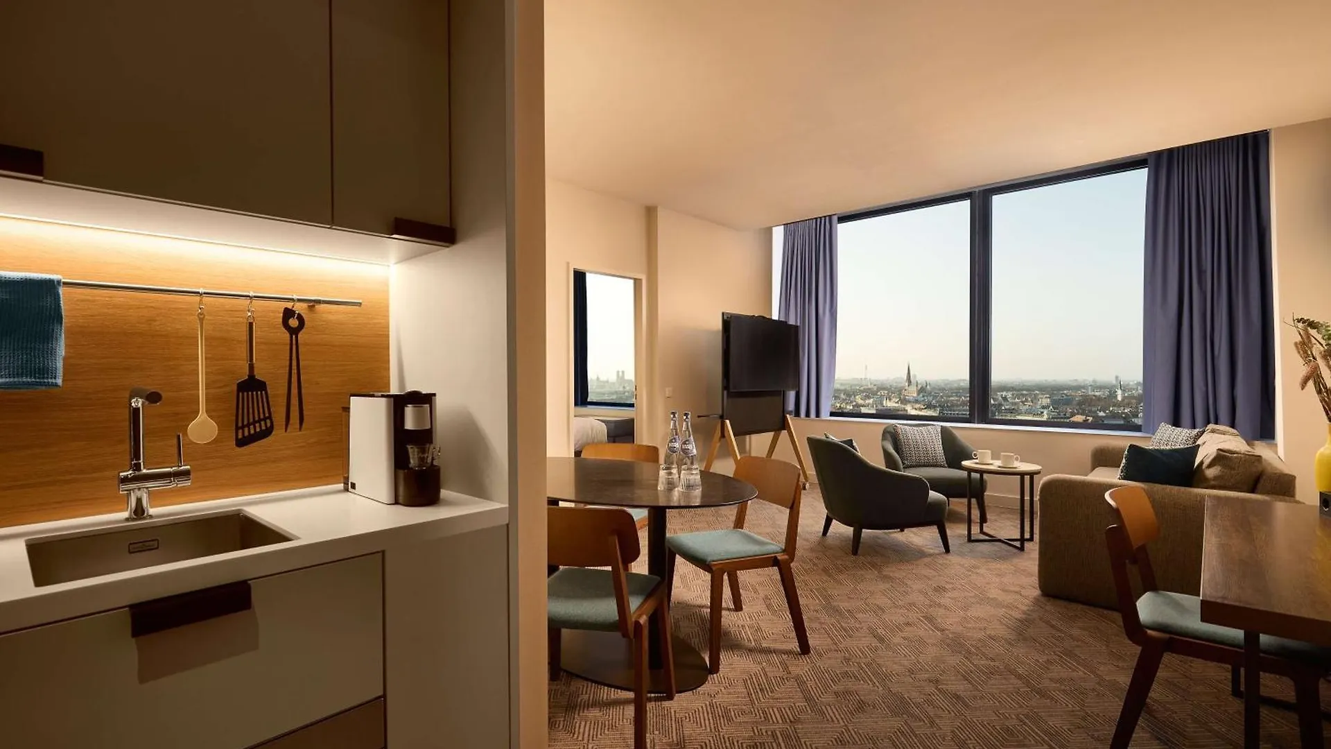 Adina Apartment Hotel ミュンヘン 4*,  ドイツ